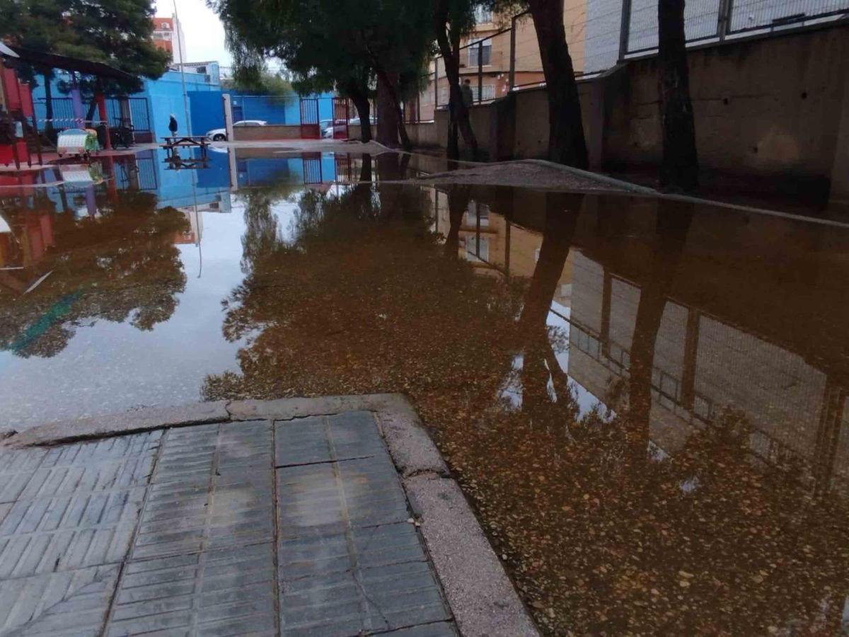 Las lluvias anegan colegios y generan incidencias en centros educativos