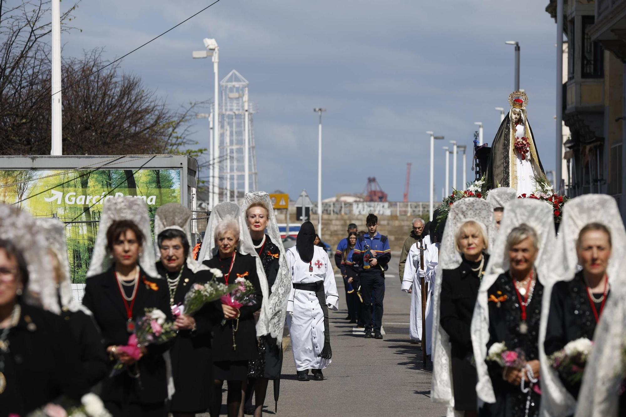 Así fue la procesión del Encuentro del Domingo de Resurrección en Gijón (en imágenes)