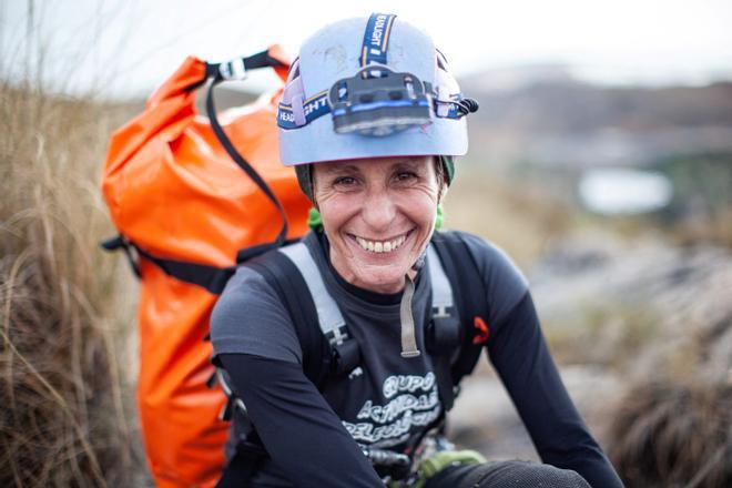 Beatriz Flamini, deportista de élite cumple el reto de permanecer quinientos días dentro de una cueva, en soledad