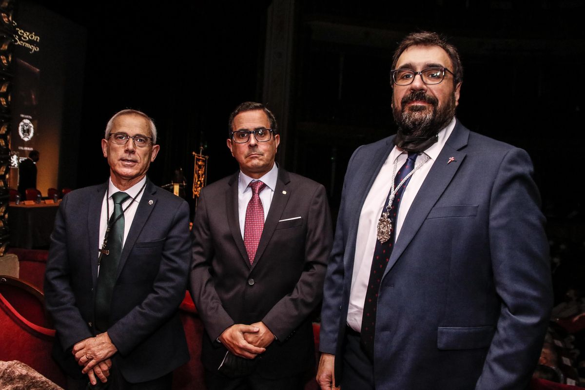 Agustín Margallo, Juan José Jiménez y David Remedios, reconocidos como 'Cofrades del Año'.