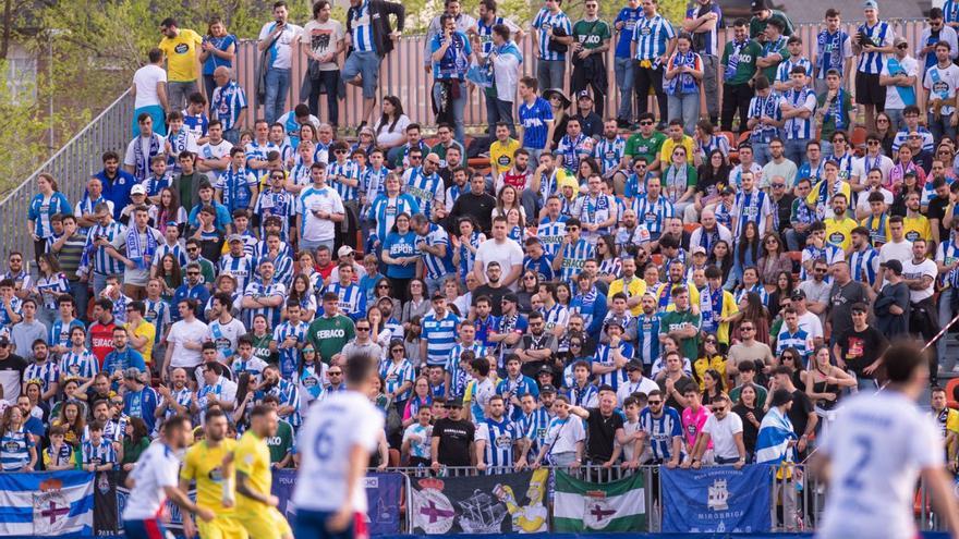 Teruel, enésima invasión blanquiazul: “Aquí ves lo que es el Dépor, un grande”