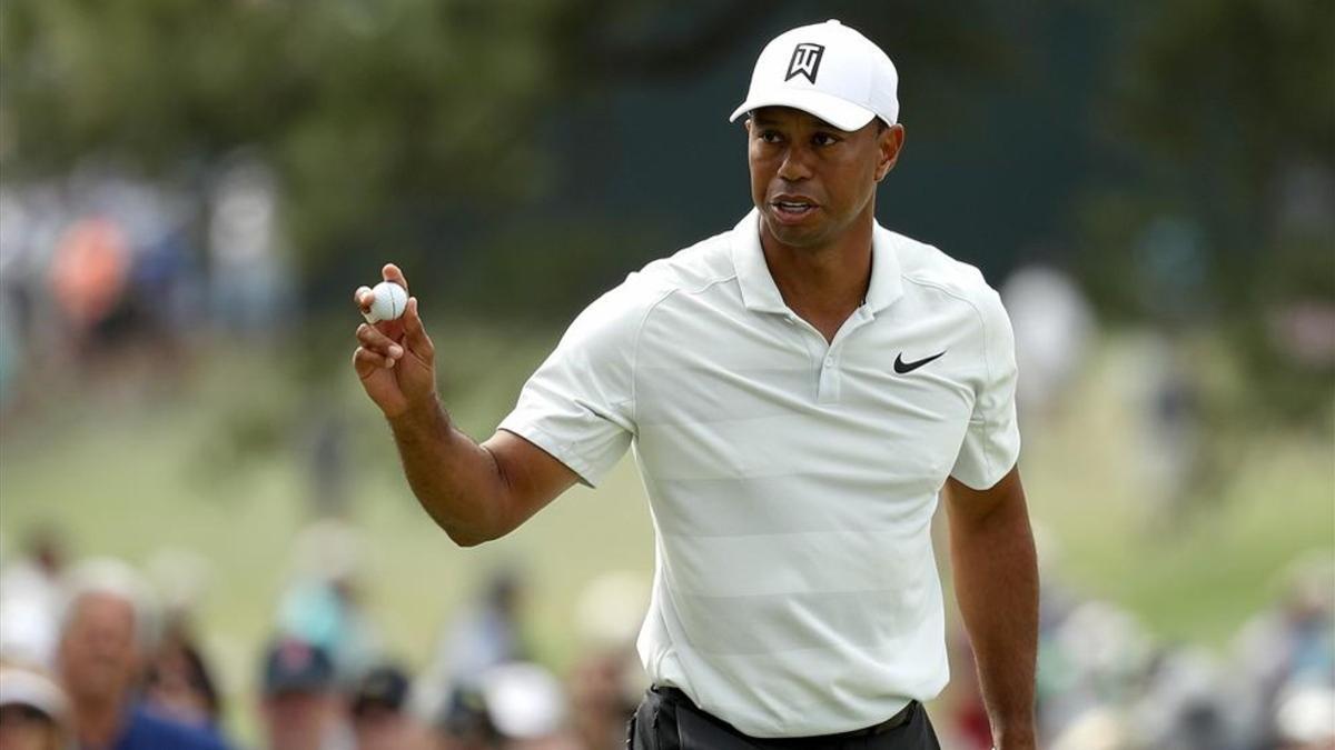 TIger sufriò de lo lindo para meterse en el corte del Masters