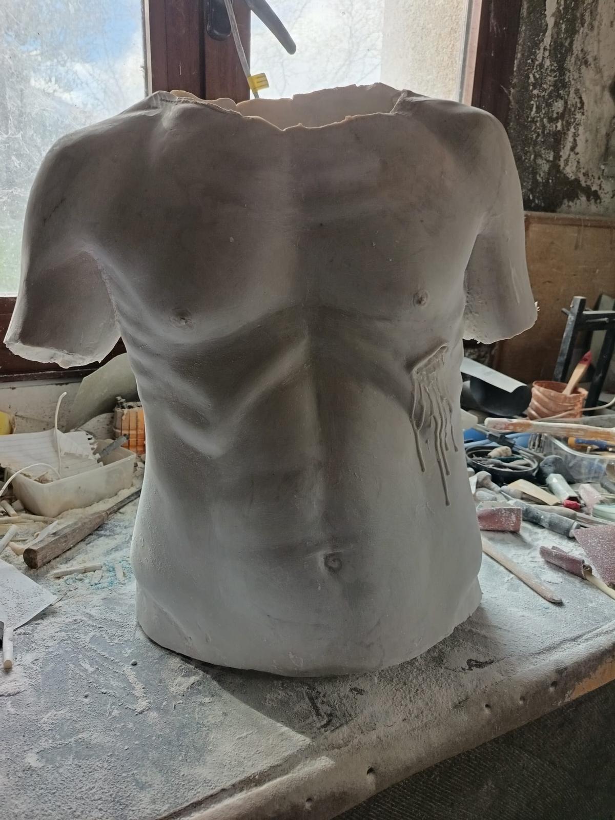 Fotogalería | Imágenes de la escultura de Antonio Morán de homenaje a Robe