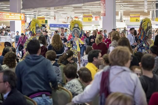 Donacion premio Reina del Carnaval del Centro ...