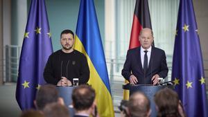 Archivo - El presidente de Ucrania, Volodimir Zelenski, y el canciller alemán, Olaf Scholz.