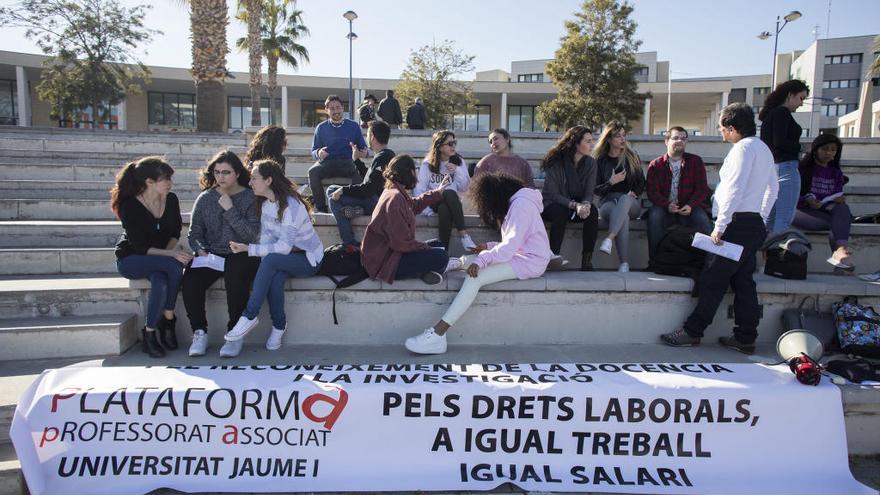 «Los profesores asociados que aguantamos es porque nos gusta la docencia»