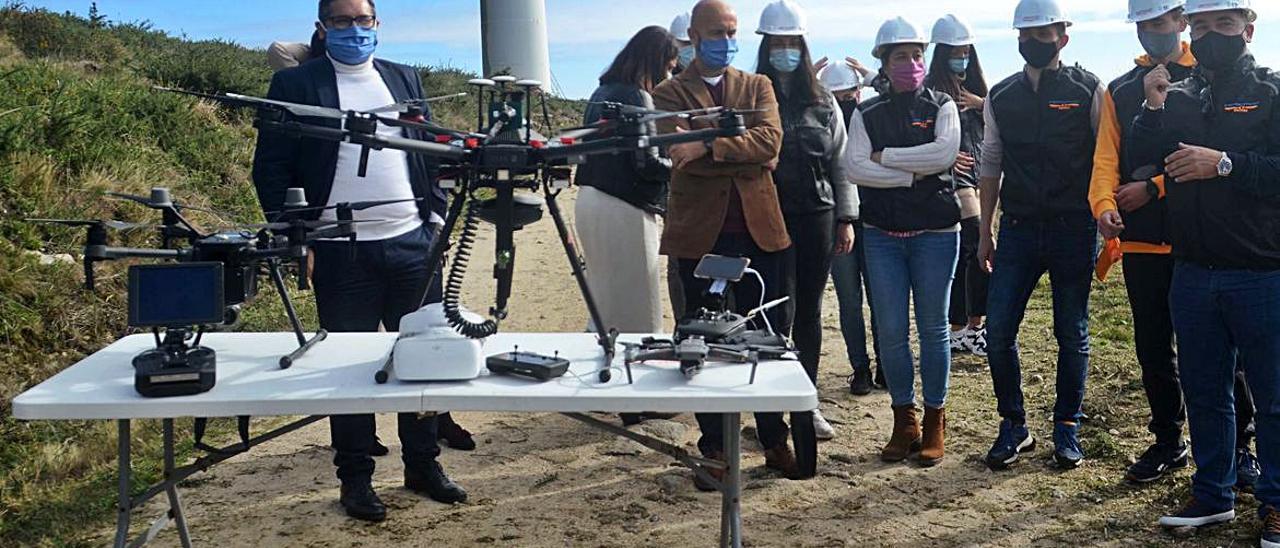 Un momento de la demostración del uso de drones en Xiabre ayer.  | // NOÉ PARGA