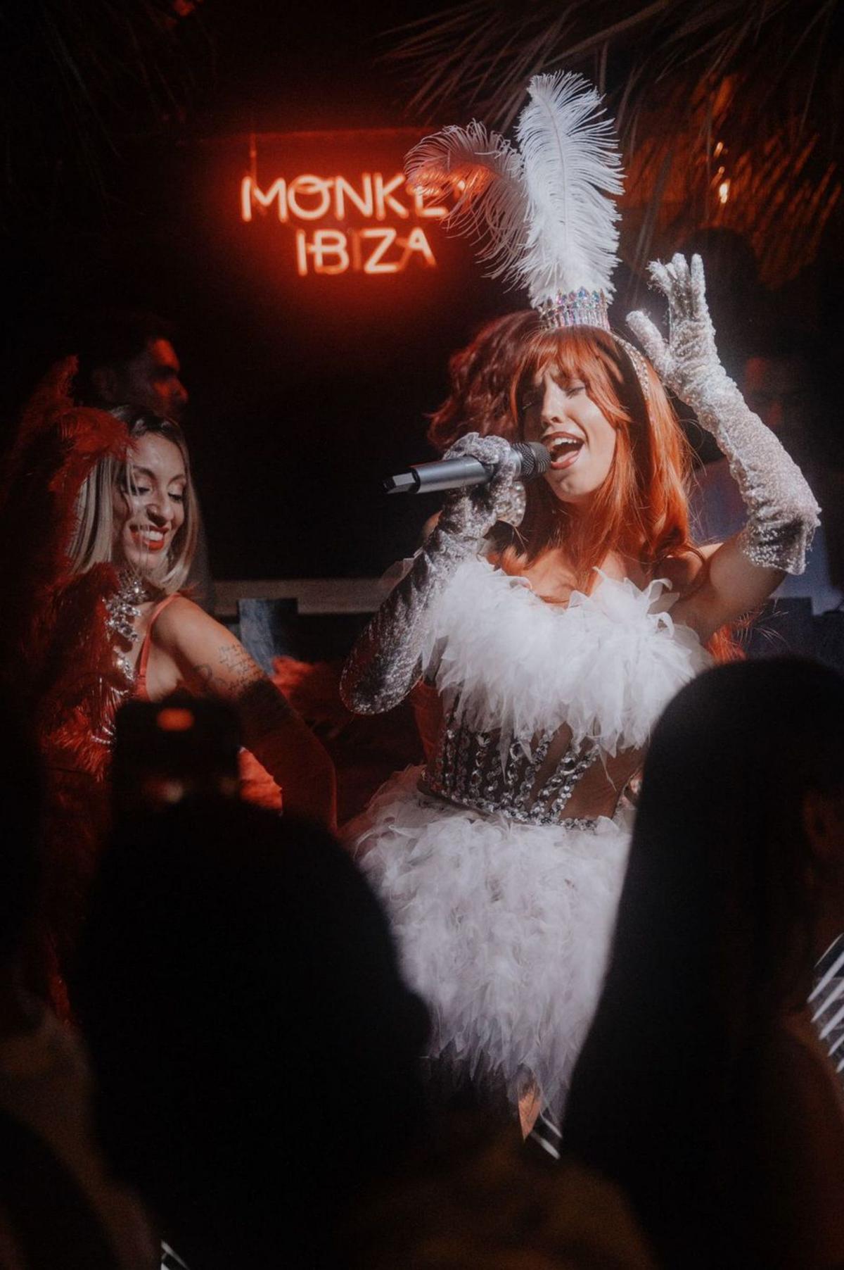Cada viernes, Monkey Ibiza ofrece un espectáculo de cabaret estilo Neo Burlesque. | LISA MÉLINE