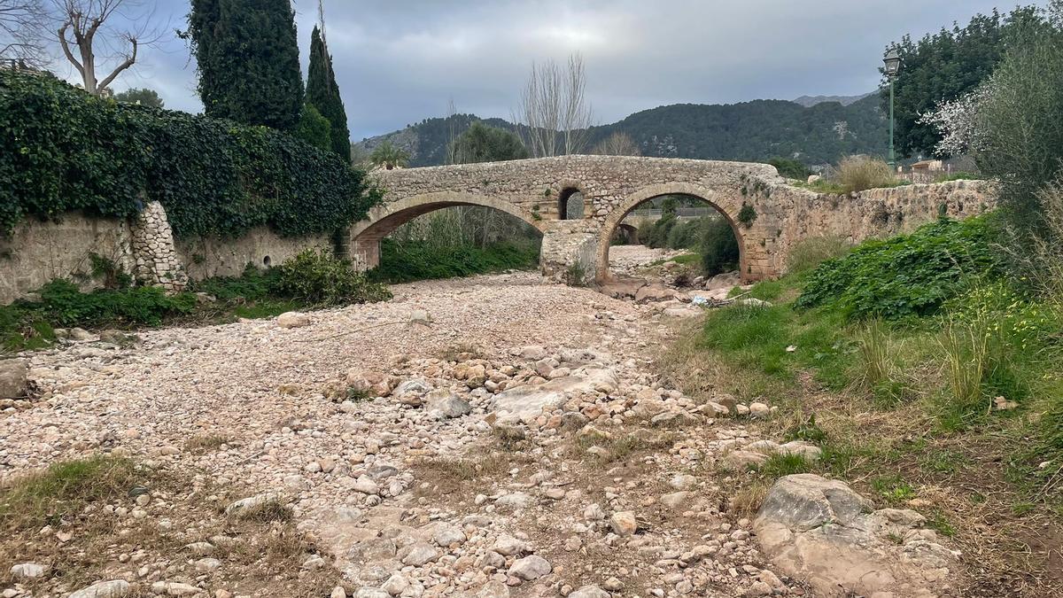 Imagen del torrent de Sant Jordi, a la altura del Pont Romà de Pollença.