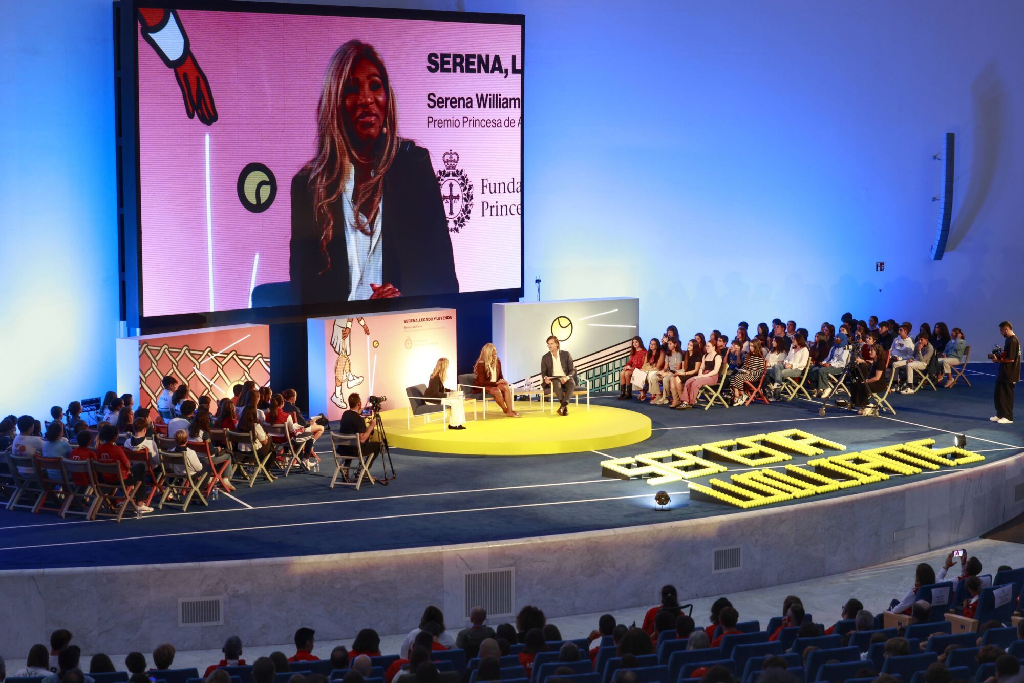 EN IMÁGENES: Encuentro de niños con Serena Williams en el Calatrava de Oviedo