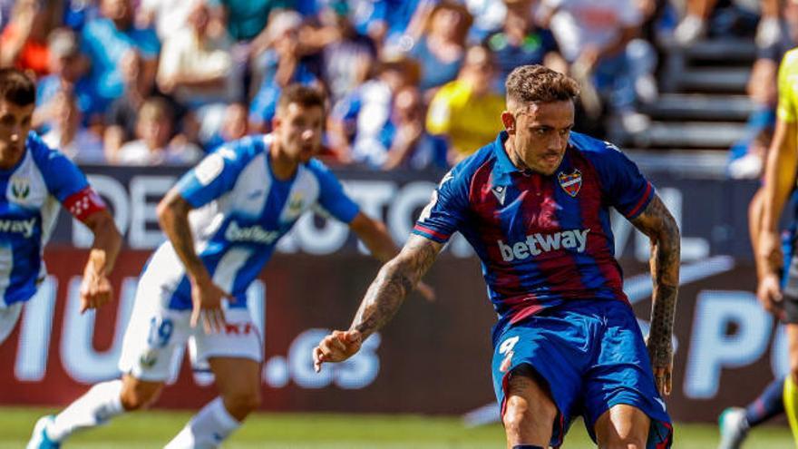 Rogr marca el 0-1 de penalti en el Leganés-Butarque