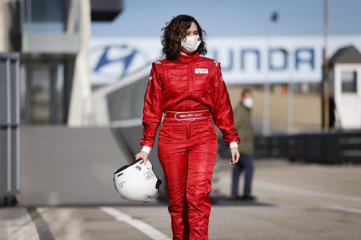 Isabel-Díaz Ayuso, una amante del motor, quiere poner a Madrid en el mapa de la Fórmula 1