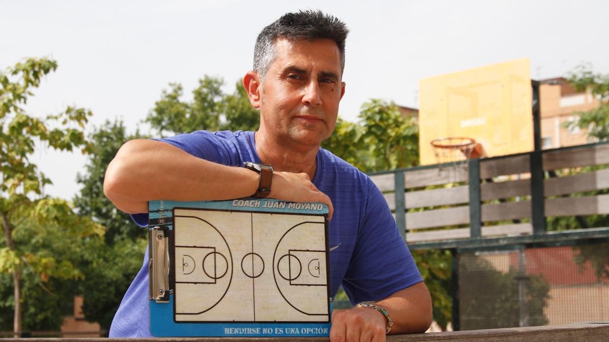 Juan Moyano, entrenador de baloncesto.