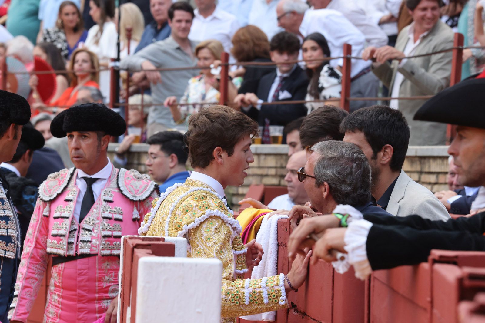 Javier Zulueta y Manuel Quintana abren la puerta de Los Califas