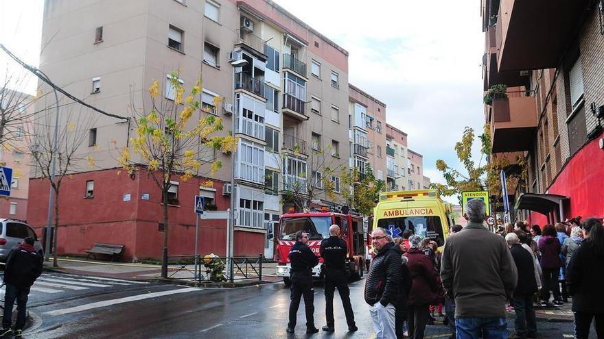 El fuego deja sin vivienda a una familia de Plasencia