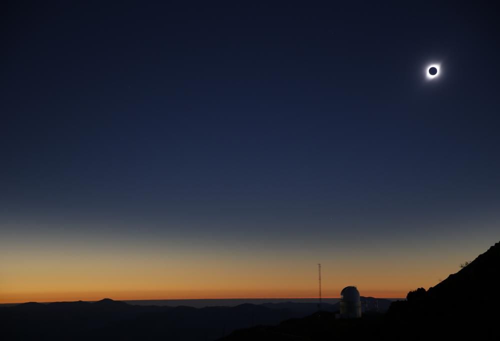 Así se ha visto el eclipse solar total en Sudaméri