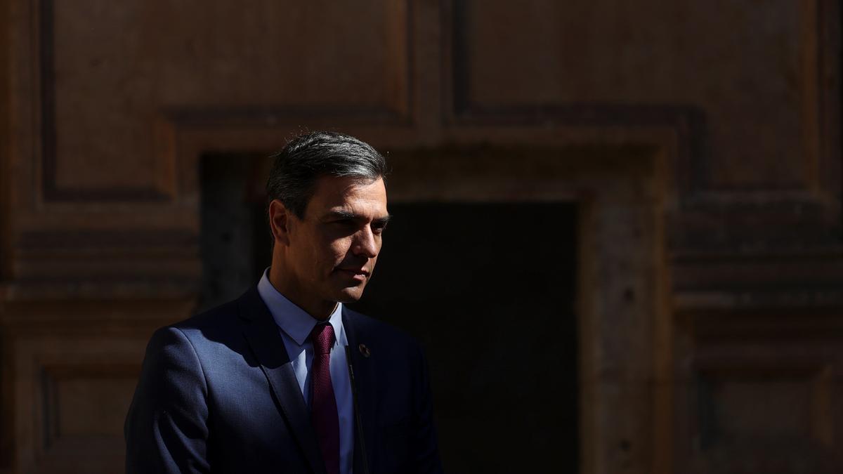 Pedro Sánchez ofrece declarar zona catastrófica por el incendio de Ávila