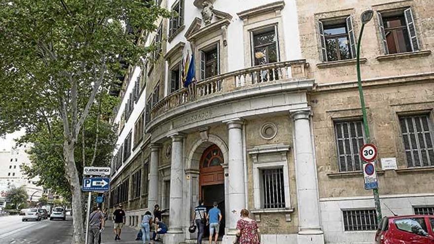 El juicio contra la vecina se celebró ayer en la sede de Vía Alemania, en Palma.