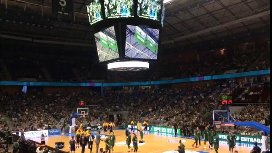 El Unicaja estrena sus banderines