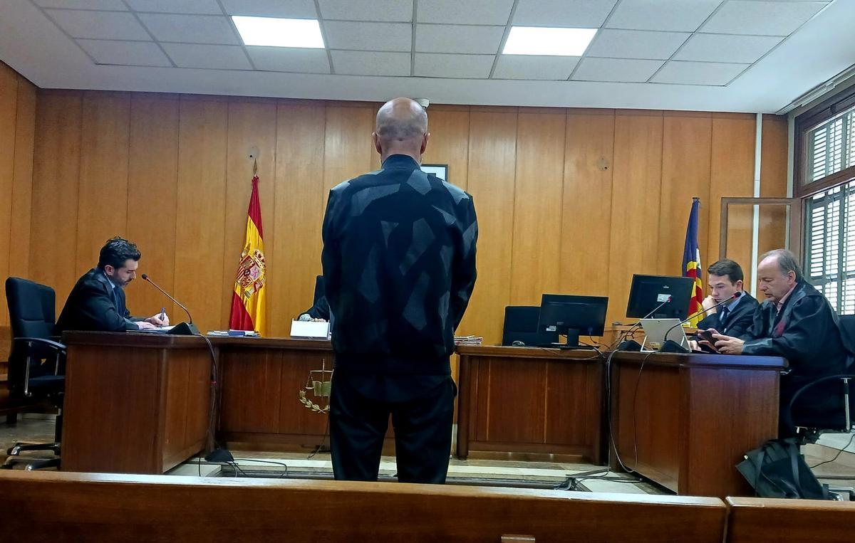 El acusado, George Teianu, ayer durante la vista oral en un juzgado de lo penal de Palma.