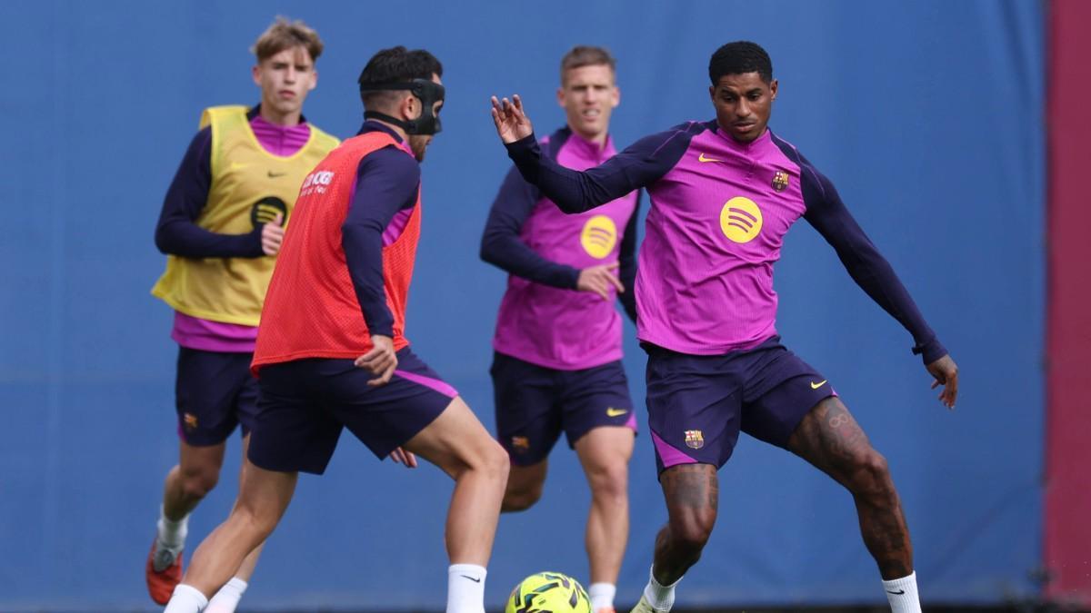 Tommy se entrenó con Eric, Olmo y Rashford