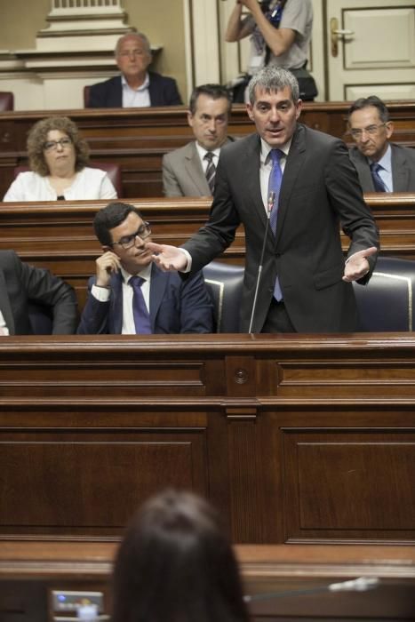 18/04/2017.CANARIAS POLITICA.Pleno del Parlamento de Canarias..Fotos: Carsten W. Lauritsen