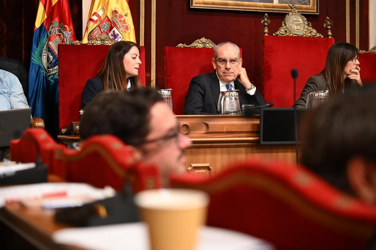 El edil Francisco Soler, en un pleno en Elche
