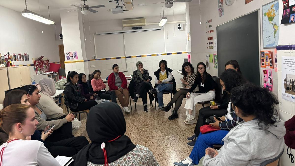 El proyecto atiende de manera anual a unas 60-65 familias y alrededor de 50-60 menores.