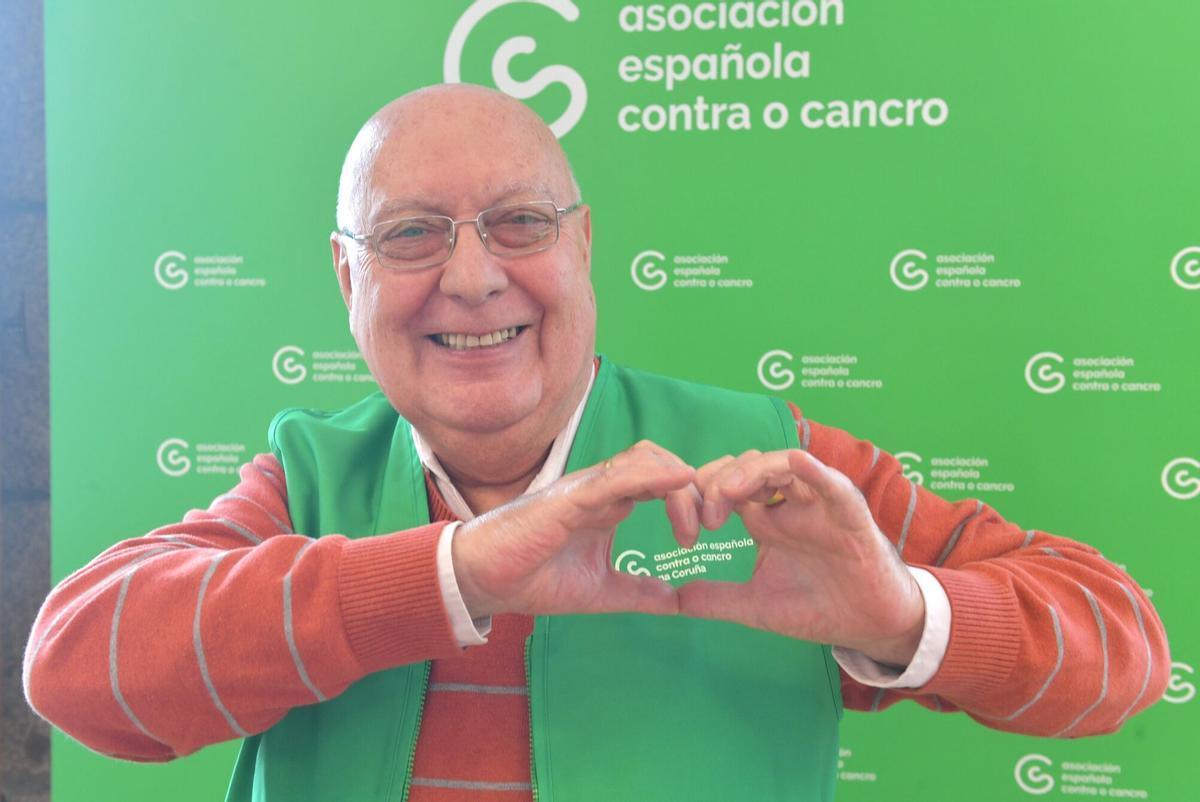 Jacobo Dono, en la sede de la Junta Provincial de la AECC en A Coruña, situada en C/ Real, 1, 1º.