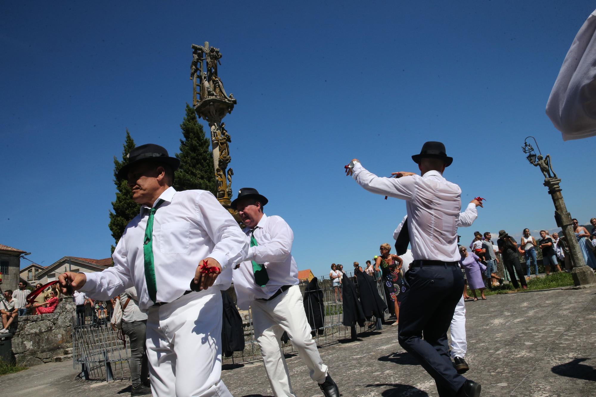 La procesión y la danza de San Roque de O Hío en imágenes (II)