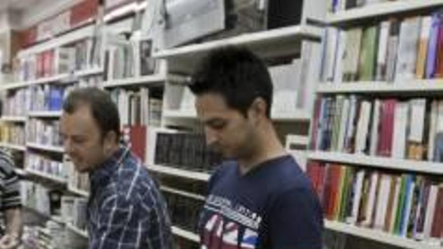 La Generalitat libera dinero para pagar los primeros 100 euros de los libros de texto