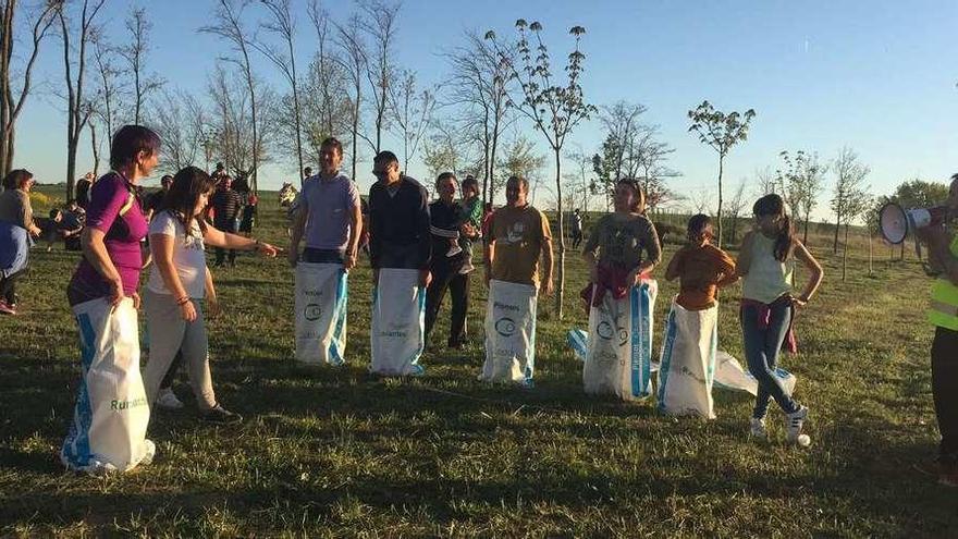 Juegos tradicionales y fiesta en la pradera del Cristo de Morales