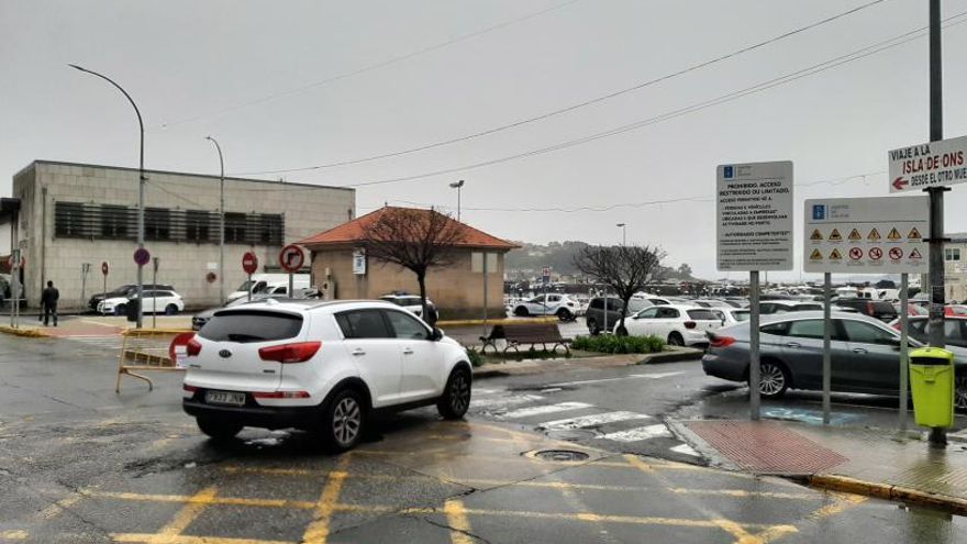 Portos prohíbe el acceso al parking de la Casa do Mar de Bueu y lo restringe a usos portuarios