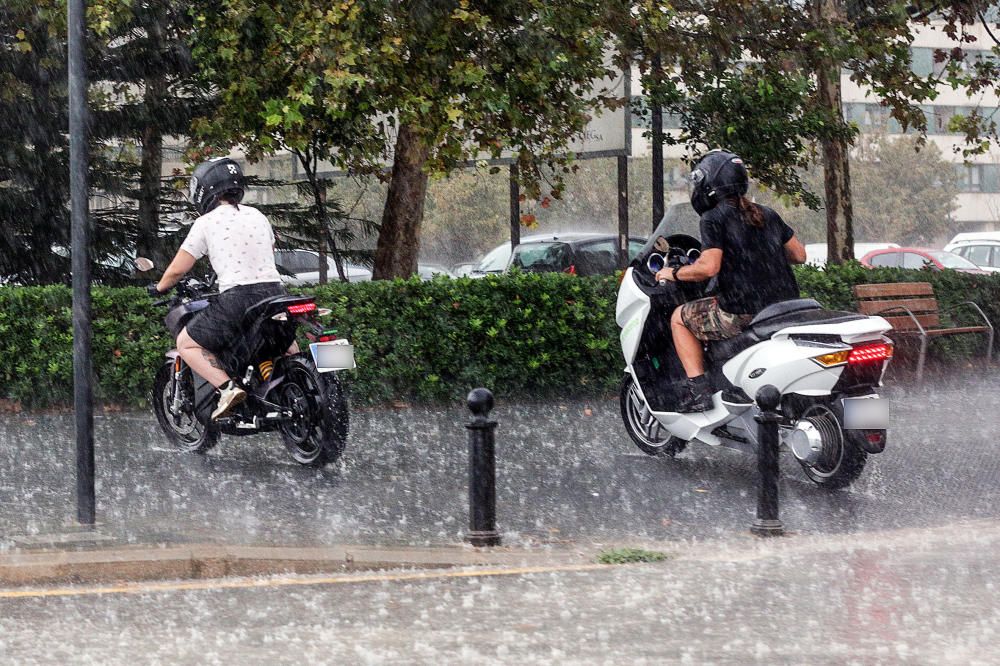 La gota fría descarga en València