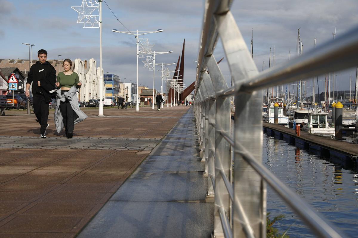 Paseo de la ría de Avilés.
