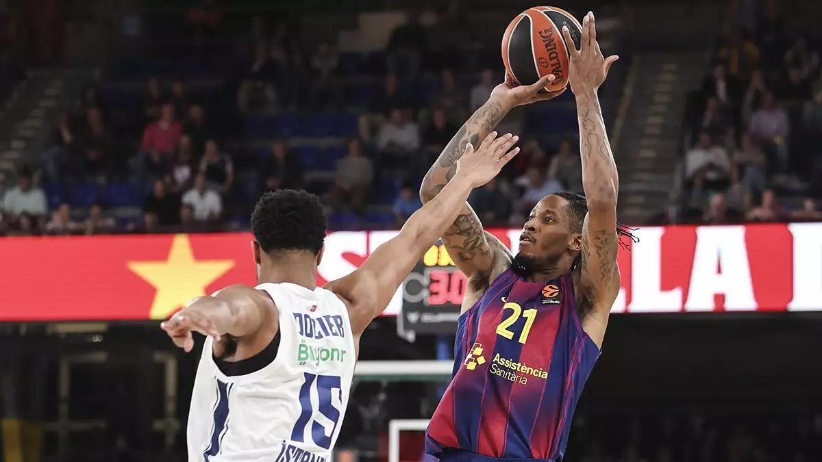 El Barça se apunta un victoria reñida y sufrida ante el Anadolu Efes