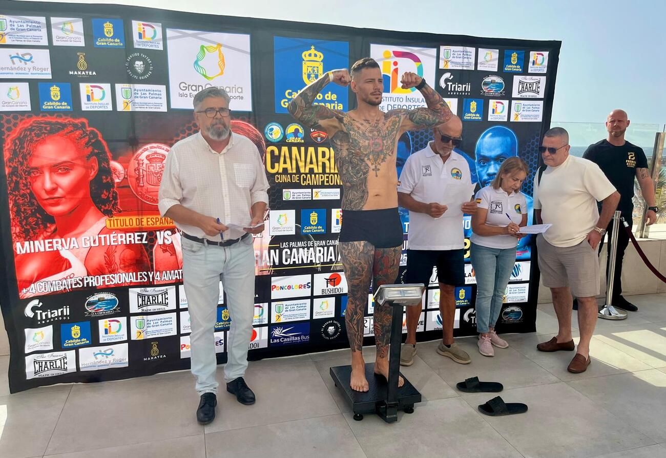 Pesaje de púgiles para la velada de boxeo 'Canarias, Cuna de Campeones'