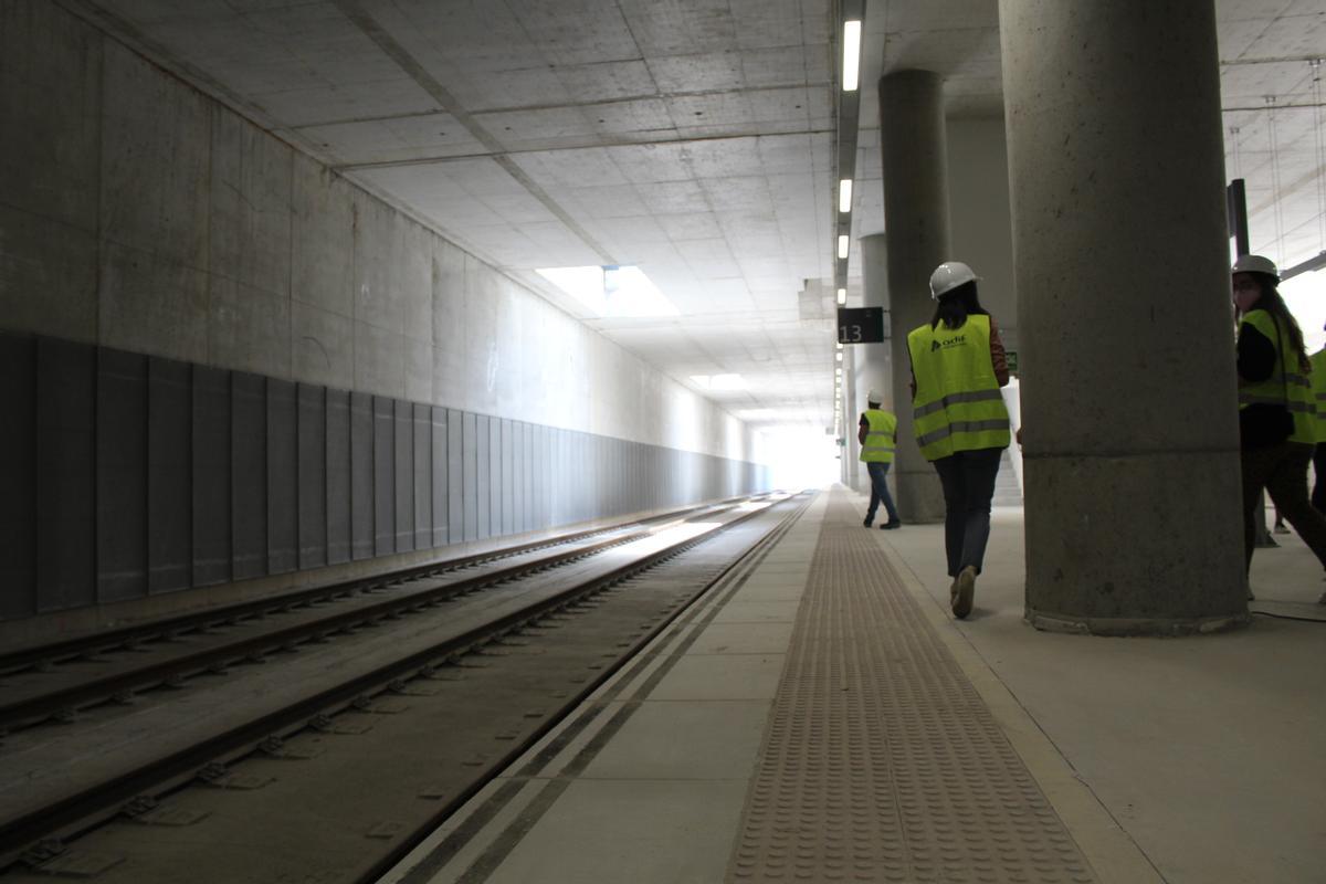 Zona de andenes en la nueva estación del AVE de Antequera.