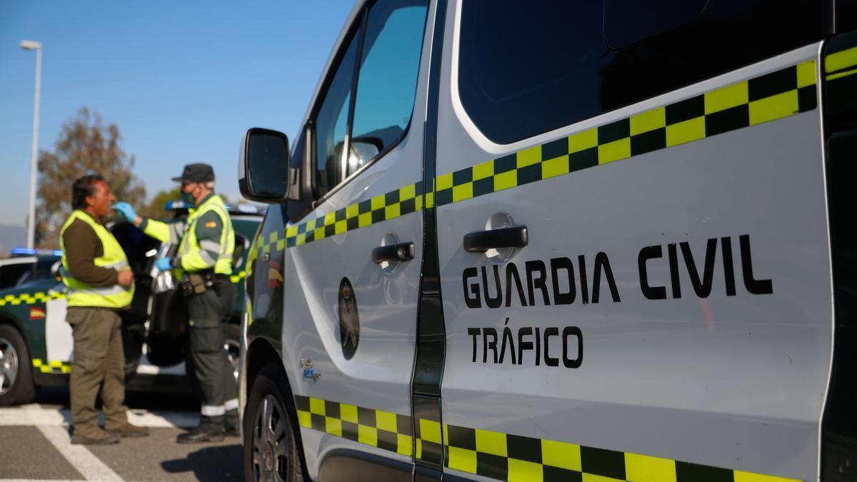 Agentes de la Guardia Civil de Tráfico en una imagen de archivo.