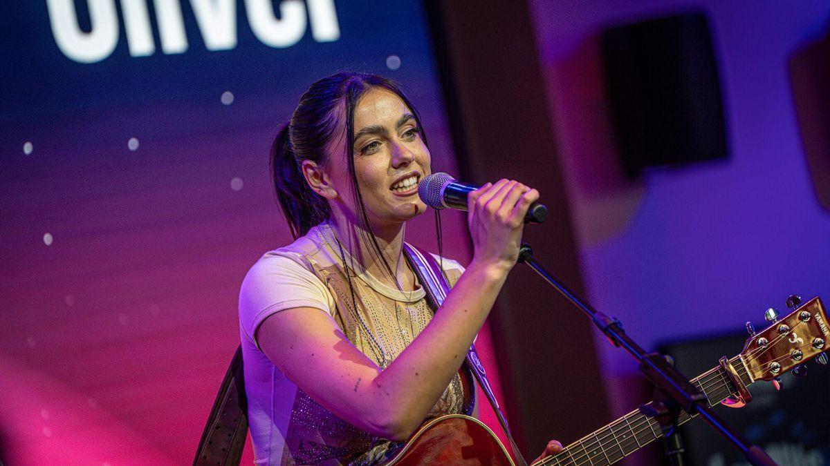 Chiara Oliver, durante un concierto.