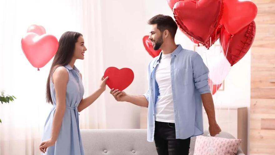 La celebración de San Valentín: Del santo mártir romano a las compras de regalos con ayuda de la IA