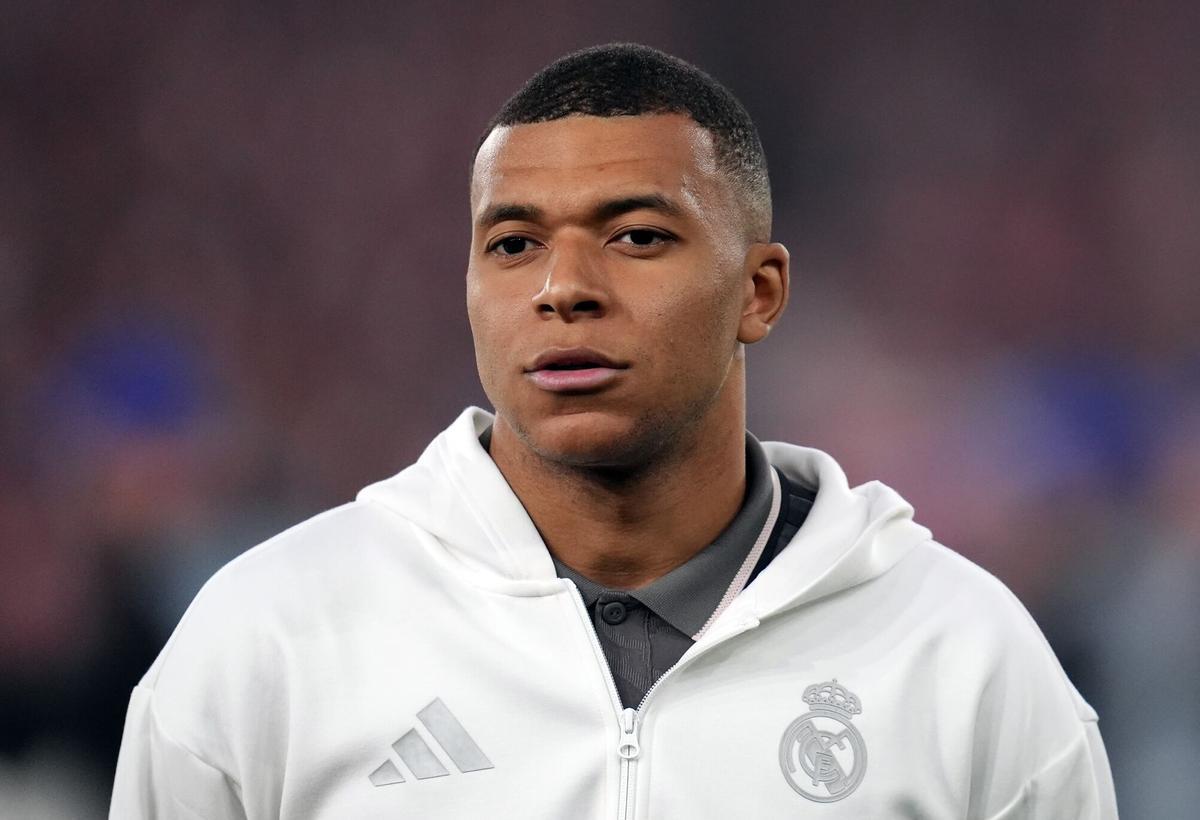 Kylian Mbappé antes de un encuentro de Champions League con el Real Madrid