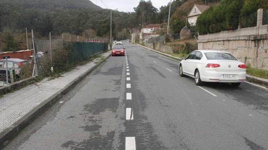 La carretera de Meira-A Fraga a su paso por Couso. // S. Álvarez