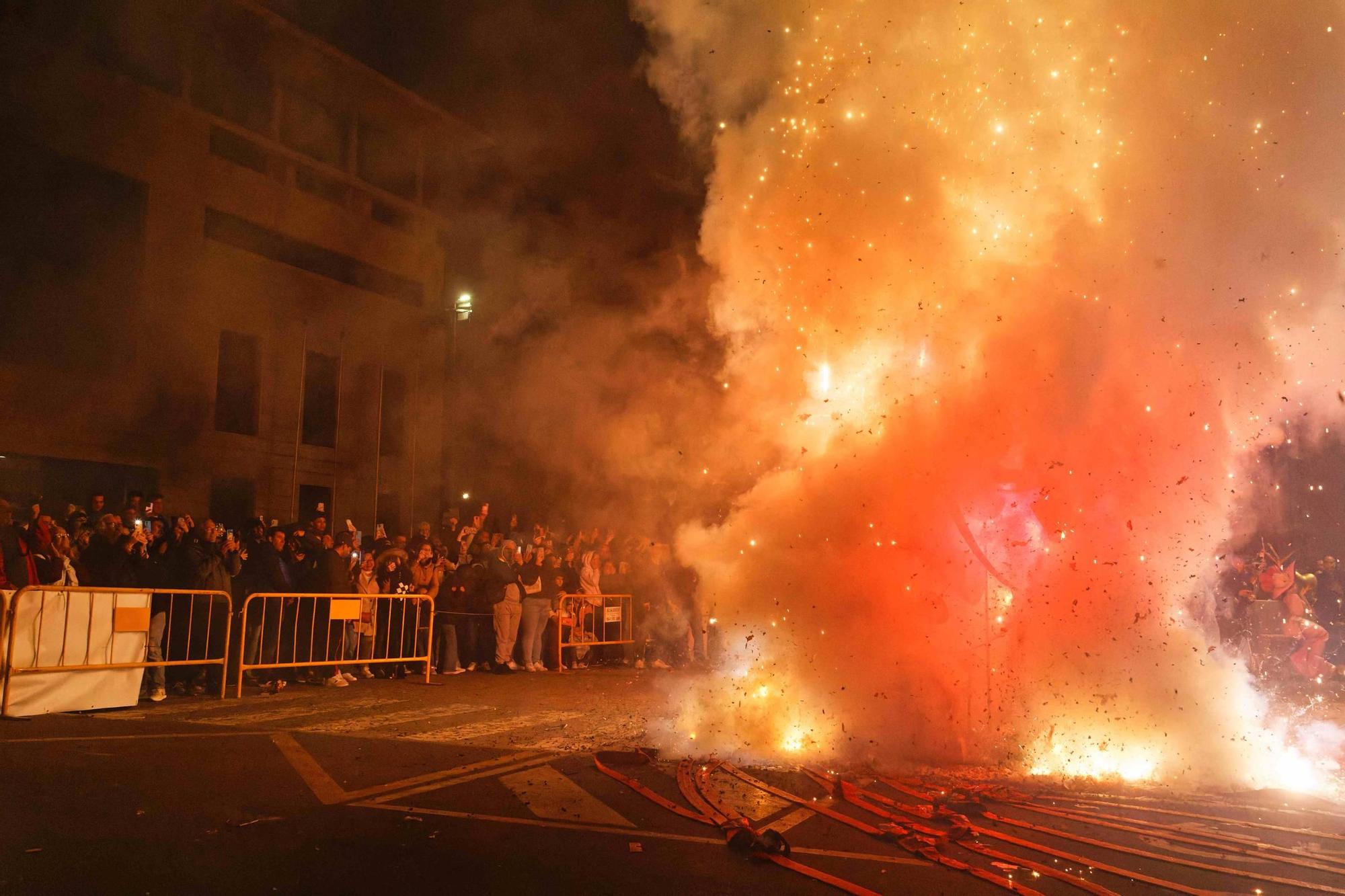 Galería de fotos de la 'cremà' de las Fallas de Burriana 2024