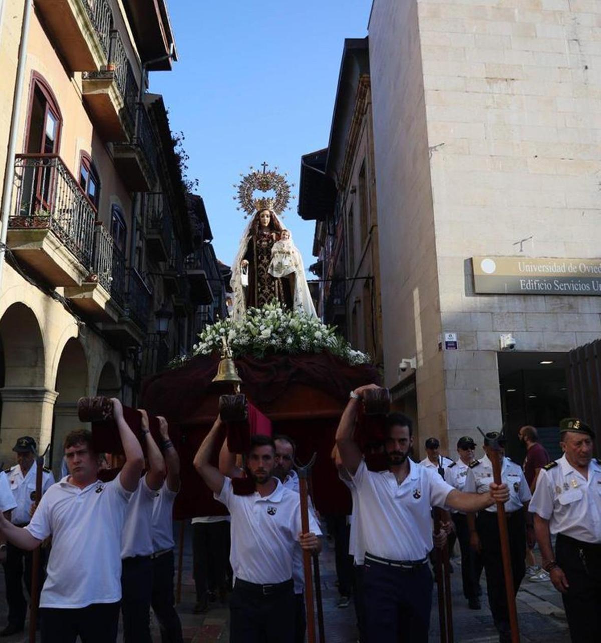 La gran fiesta marinera de Avilés, un año más, en honor a la capitana del mar