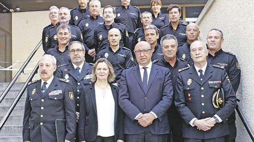 La delegada del Gobierno, Maria Salom, ayer con el director general de la Policía, Germán López.