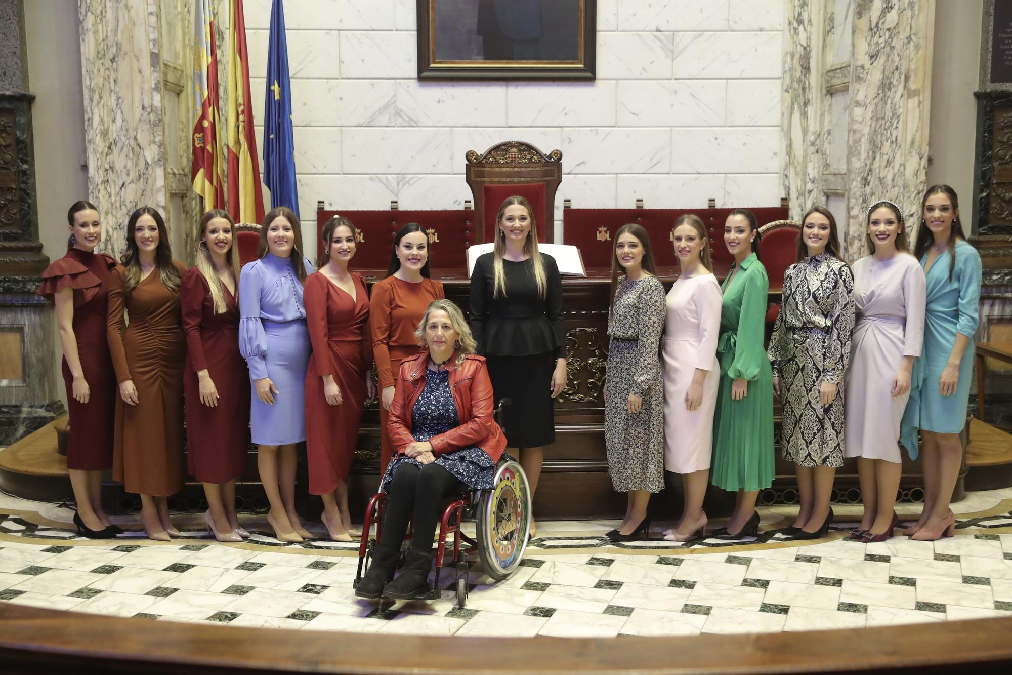 Fallera mayor y corte se suman a la lectura de la Constitución