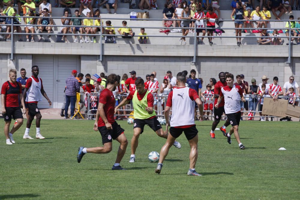 Entrenament de portes obertes del Girona FC a l'Escala