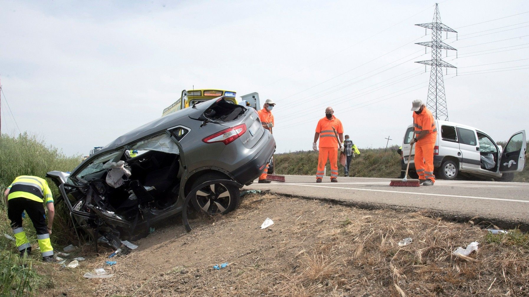 Accidente de tráfico en la A-132 entre Huesca y Ayerbe, cerca de Esquedas, este lunes, en el que ha habido el resultado de un fallecido y dos heridos
