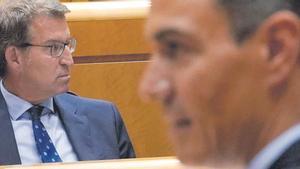 Pedro Sánchez y Alberto Núñez Feijóo, en el Senado